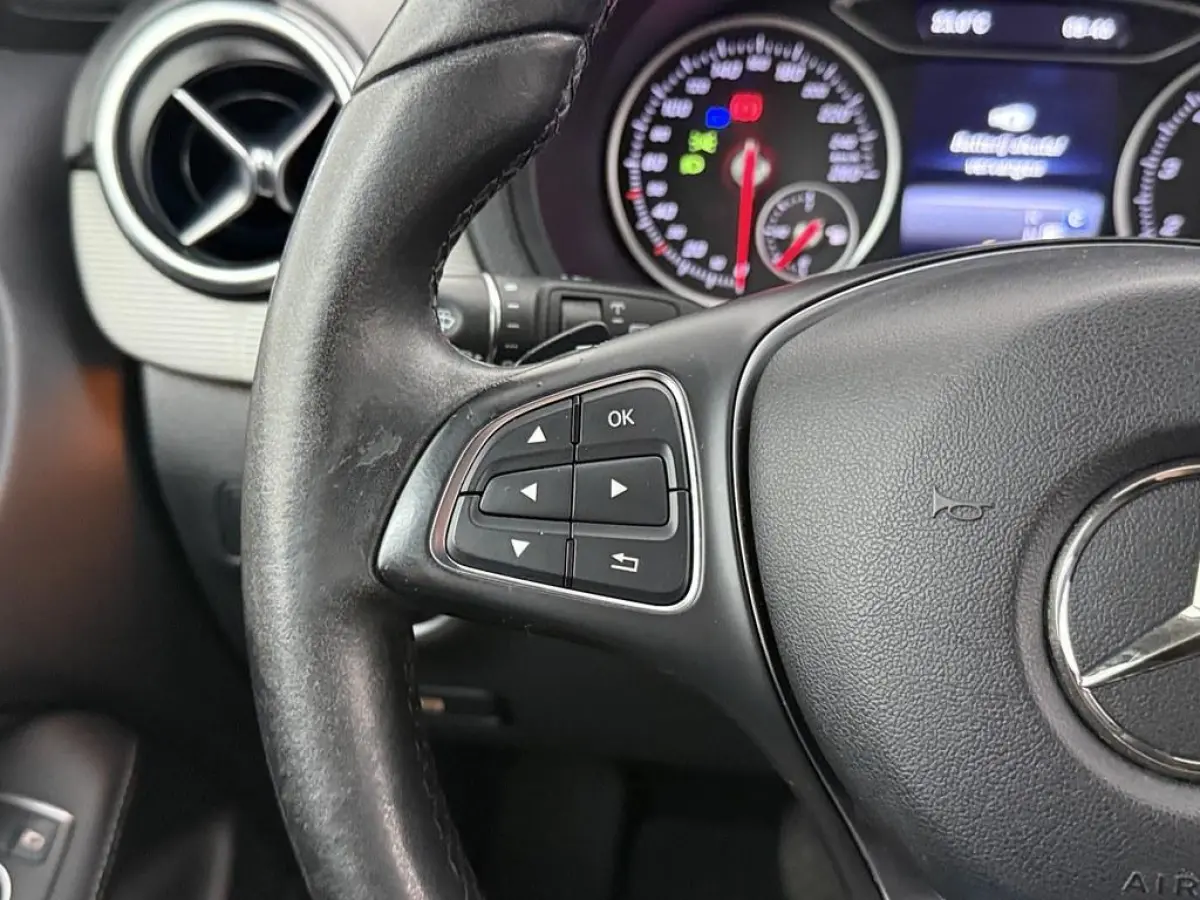 180 Bns+ Automaat Nav/Camera/Stoelverw./Led /Comfort.Stoelen/Donkere.Hemel/Keyless