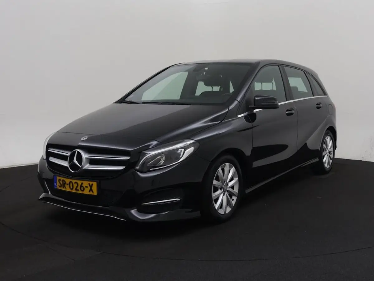 180 Bns+ Automaat Nav/Camera/Stoelverw./Led /Comfort.Stoelen/Donkere.Hemel/Keyless
