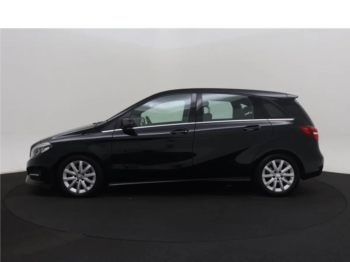 180 Bns+ Automaat Nav/Camera/Stoelverw./Led /Comfort.Stoelen/Donkere.Hemel/Keyless