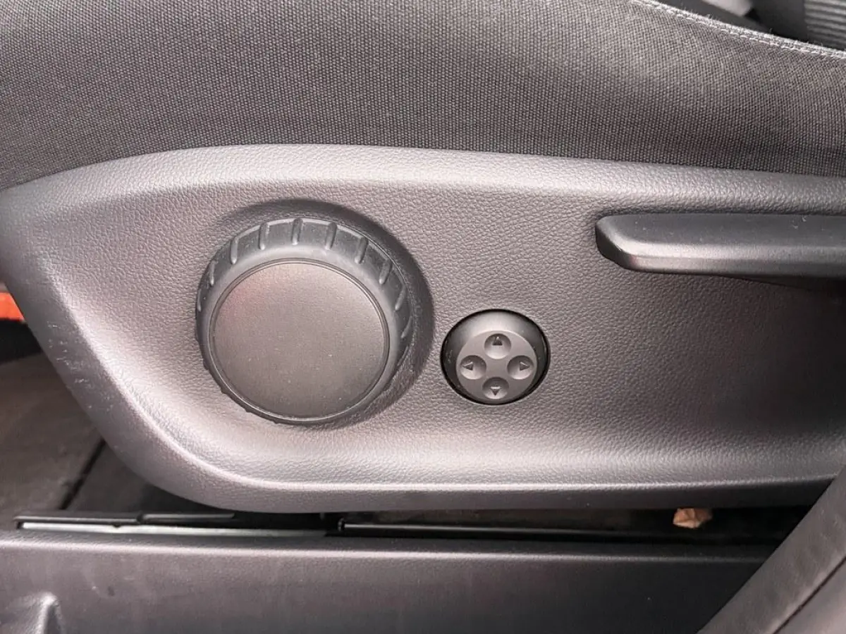 180 Bns+ Automaat Nav/Camera/Stoelverw./Led /Comfort.Stoelen/Donkere.Hemel/Keyless