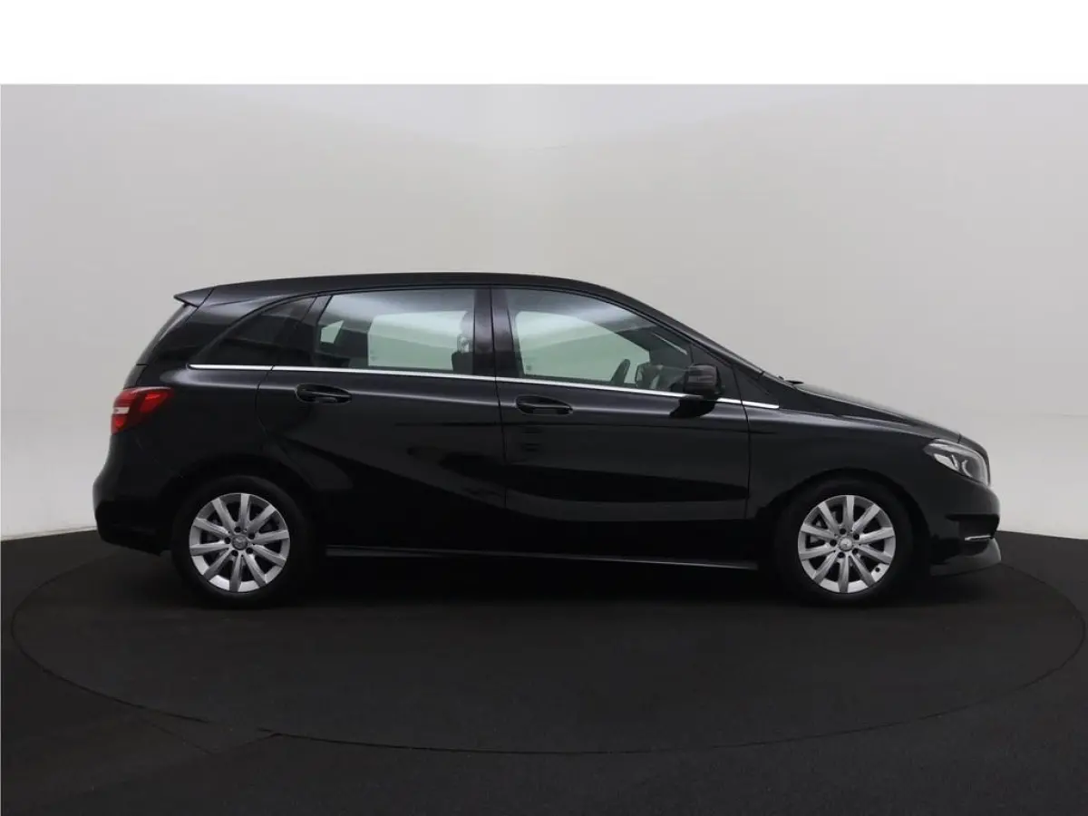 180 Bns+ Automaat Nav/Camera/Stoelverw./Led /Comfort.Stoelen/Donkere.Hemel/Keyless