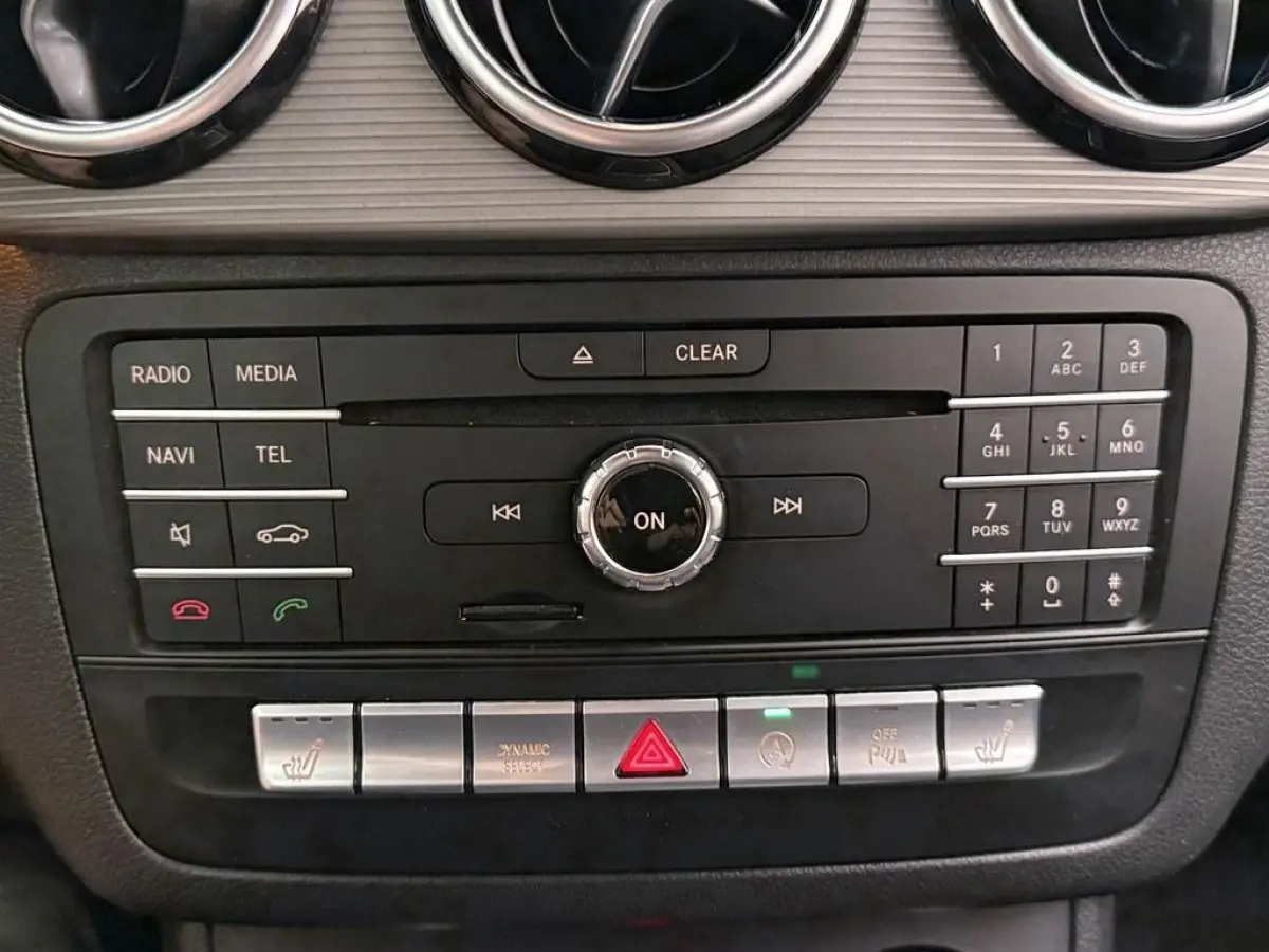 180 Bns+ Automaat Nav/Camera/Stoelverw./Led /Comfort.Stoelen/Donkere.Hemel/Keyless
