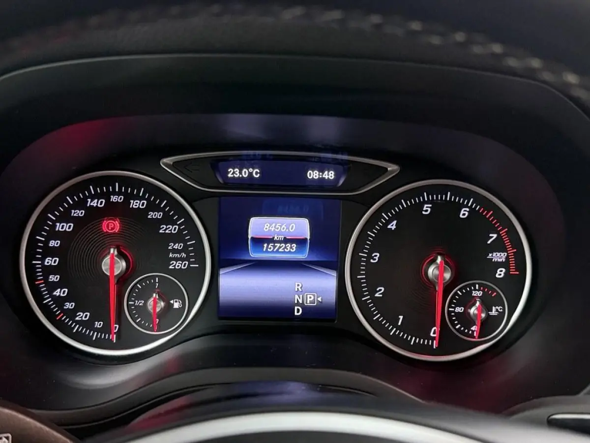 180 Bns+ Automaat Nav/Camera/Stoelverw./Led /Comfort.Stoelen/Donkere.Hemel/Keyless