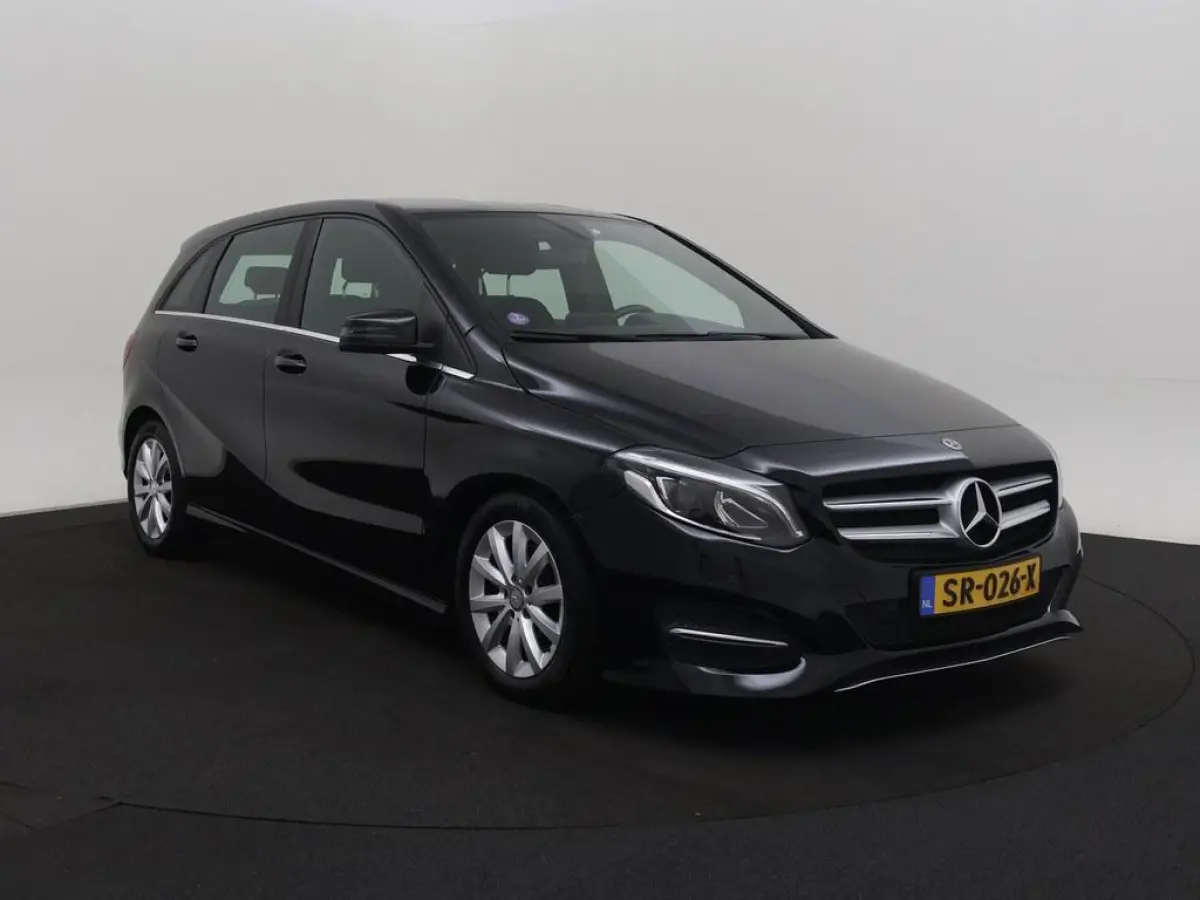 180 Bns+ Automaat Nav/Camera/Stoelverw./Led /Comfort.Stoelen/Donkere.Hemel/Keyless