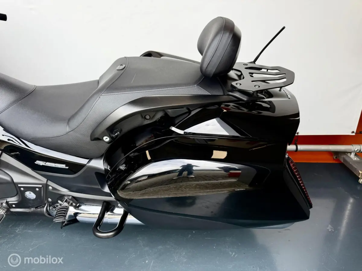 F6B C-ABS BAGGER
