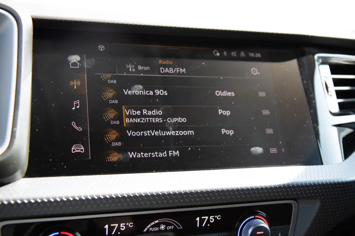 35 TFSI 150pk S-tronic S edition | Stoelverwarming | Parkeersensoren | 17" Velgen
