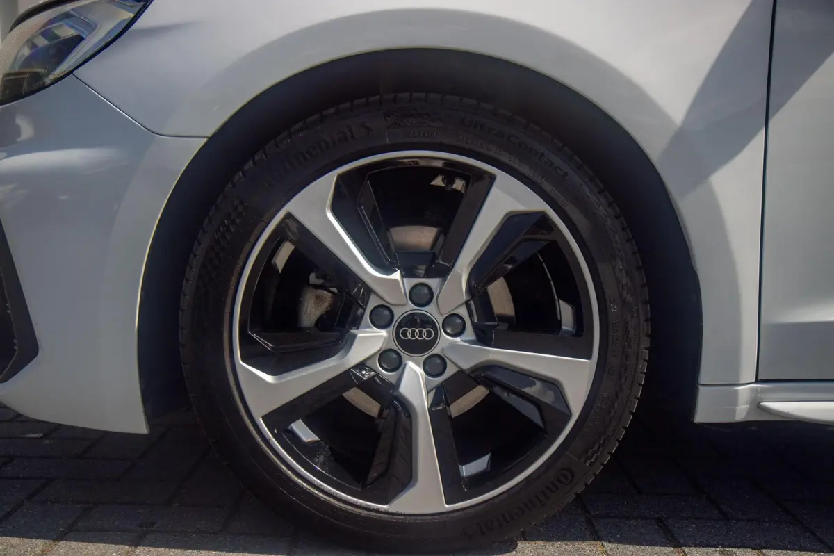35 TFSI 150pk S-tronic S edition | Stoelverwarming | Parkeersensoren | 17" Velgen