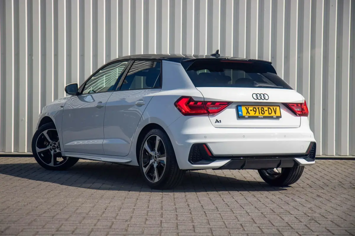 35 TFSI 150pk S-tronic S edition | Stoelverwarming | Parkeersensoren | 17" Velgen