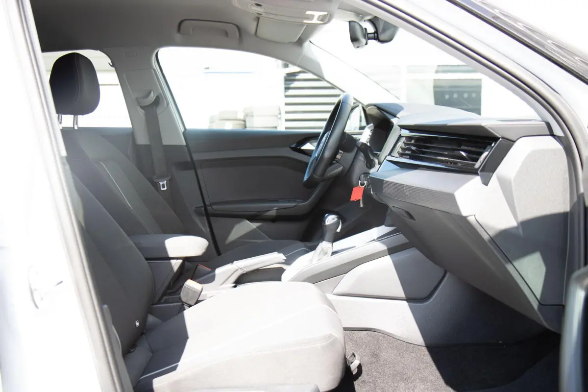 35 TFSI 150pk S-tronic S edition | Stoelverwarming | Parkeersensoren | 17" Velgen