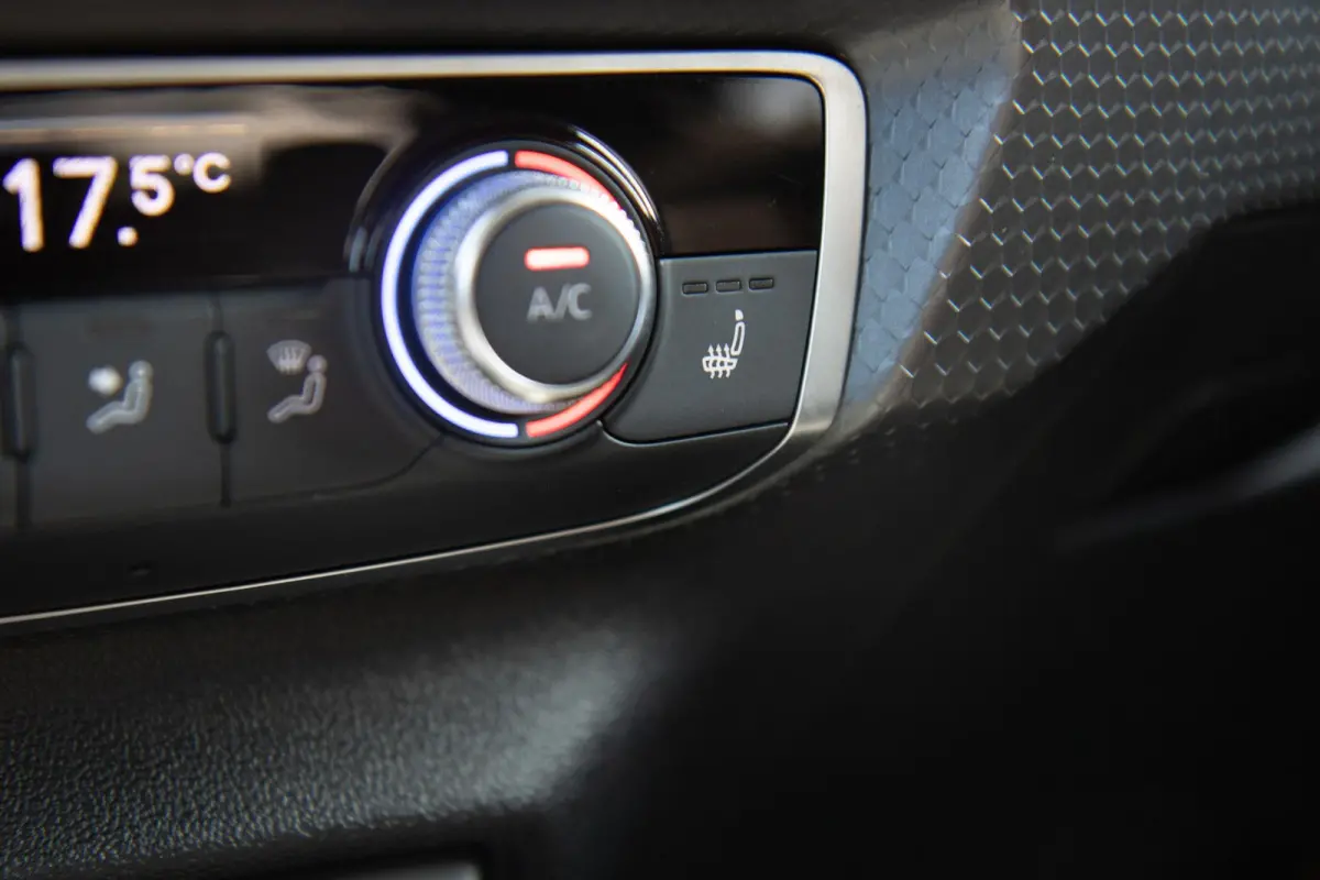 35 TFSI 150pk S-tronic S edition | Stoelverwarming | Parkeersensoren | 17" Velgen