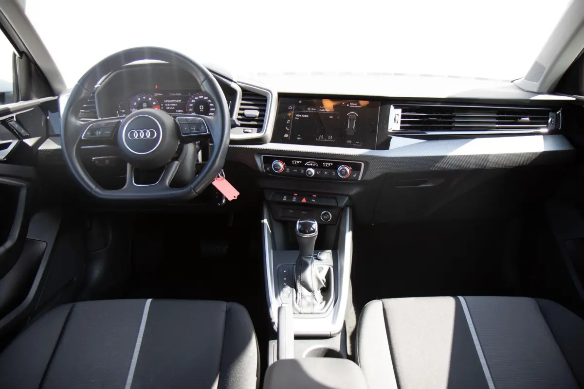 35 TFSI 150pk S-tronic S edition | Stoelverwarming | Parkeersensoren | 17" Velgen