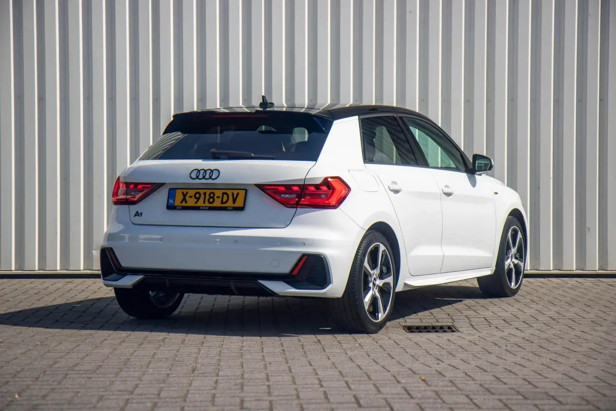 35 TFSI 150pk S-tronic S edition | Stoelverwarming | Parkeersensoren | 17" Velgen