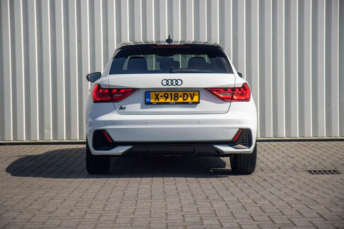 35 TFSI 150pk S-tronic S edition | Stoelverwarming | Parkeersensoren | 17" Velgen