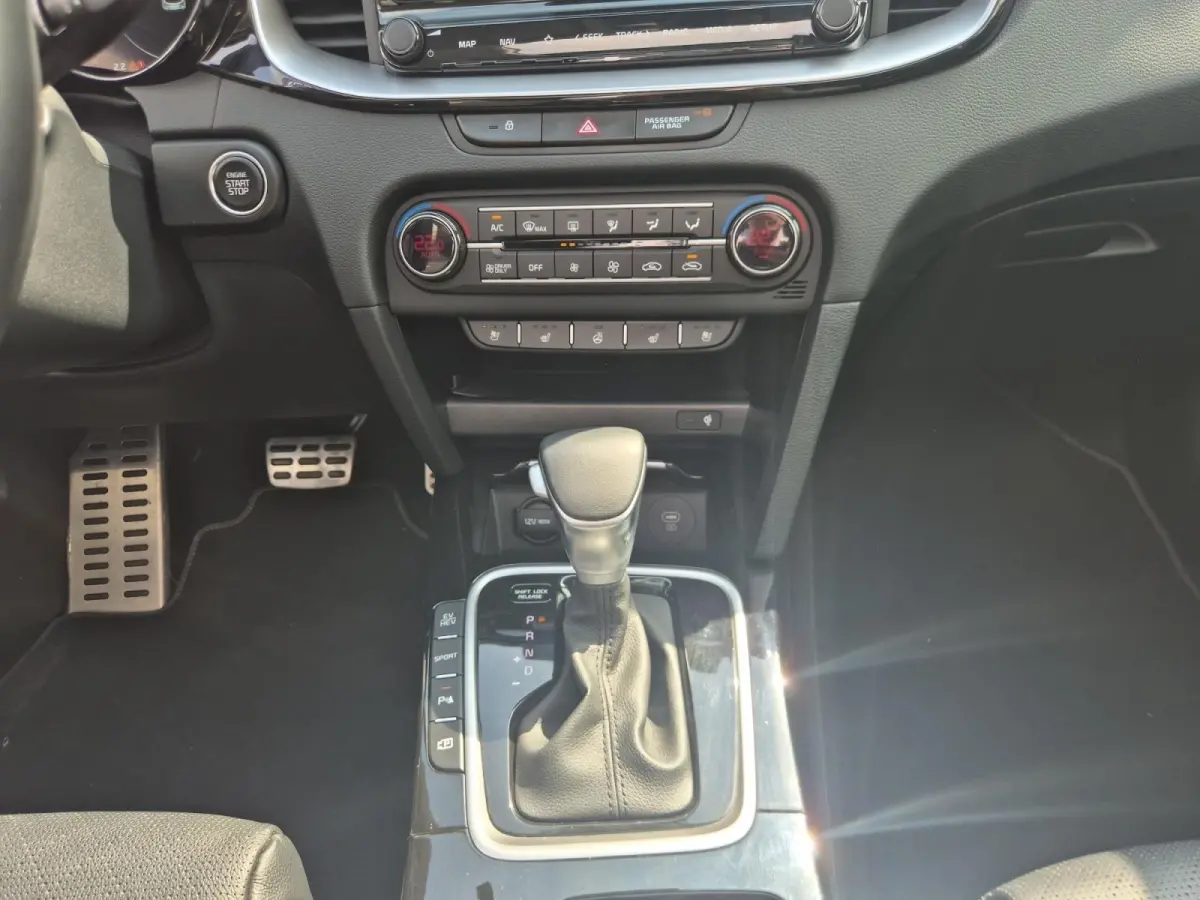 PHEV Executiveline | Cruise Control | Climate Control | Camera | Memory Stoelen | Open Dak | Stoelverwarming | Stuurverwarming | Stoelverkoeling | Elektrische Kofferbak |