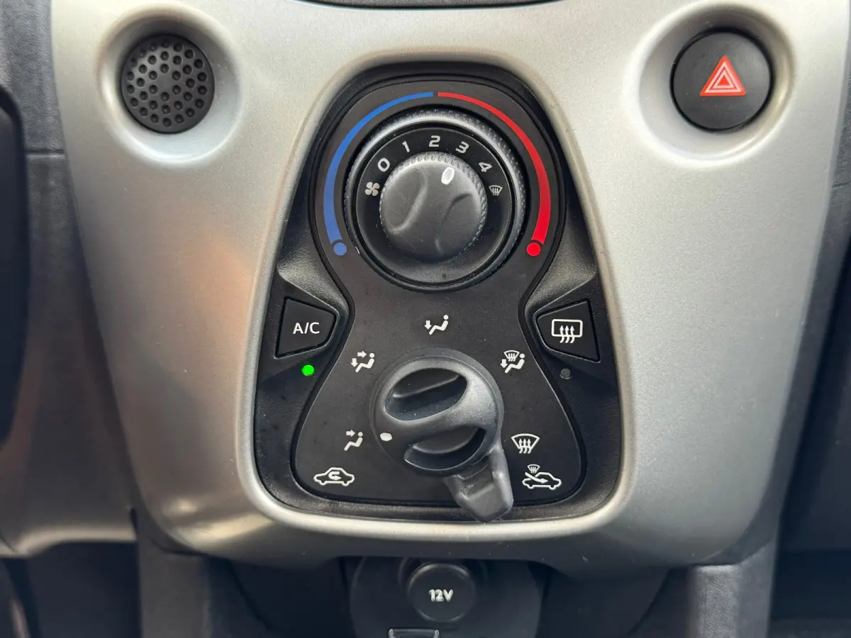1.0 * Airco * 5 deurs * Start/stop *