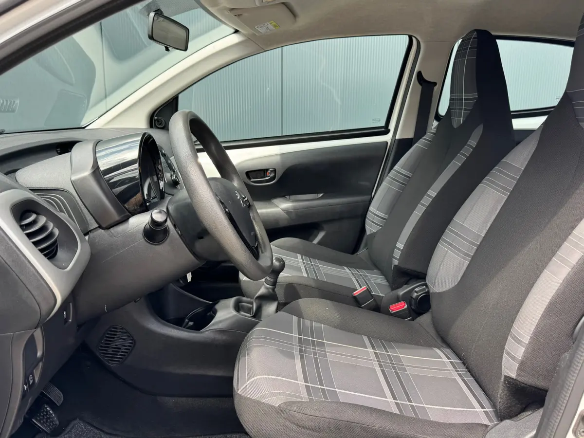 1.0 * Airco * 5 deurs * Start/stop *