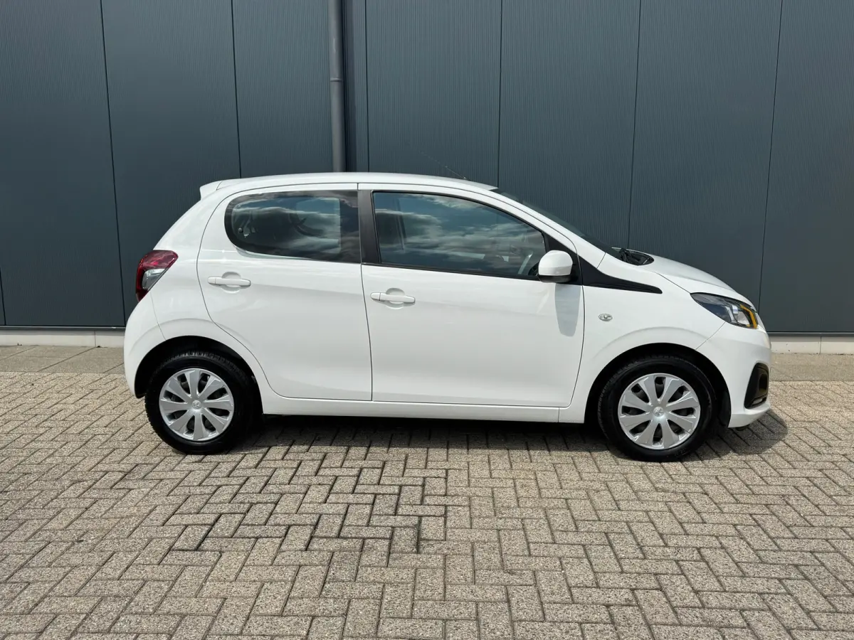 1.0 * Airco * 5 deurs * Start/stop *