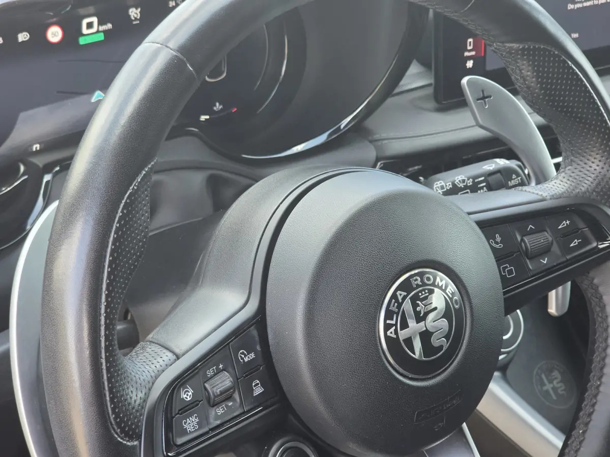 1.5T Hybrid Edizione Speciale | NL-auto | Apple Carplay/Android | Leder | Harman Kardon | Stoelventilatie | Winter pack |