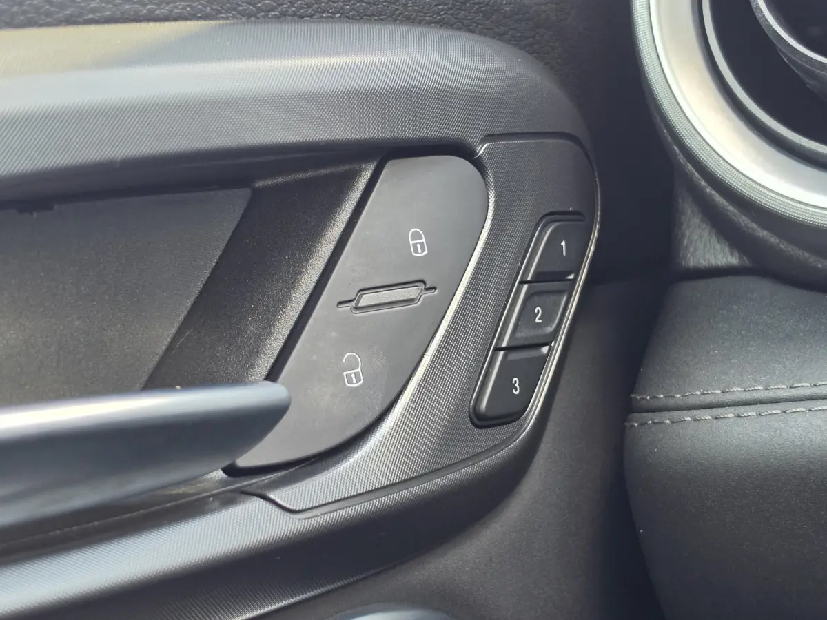 1.5T Hybrid Edizione Speciale | NL-auto | Apple Carplay/Android | Leder | Harman Kardon | Stoelventilatie | Winter pack |