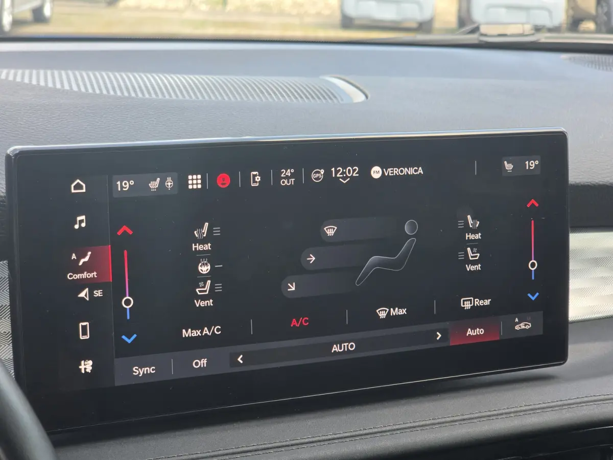 1.5T Hybrid Edizione Speciale | NL-auto | Apple Carplay/Android | Leder | Harman Kardon | Stoelventilatie | Winter pack |