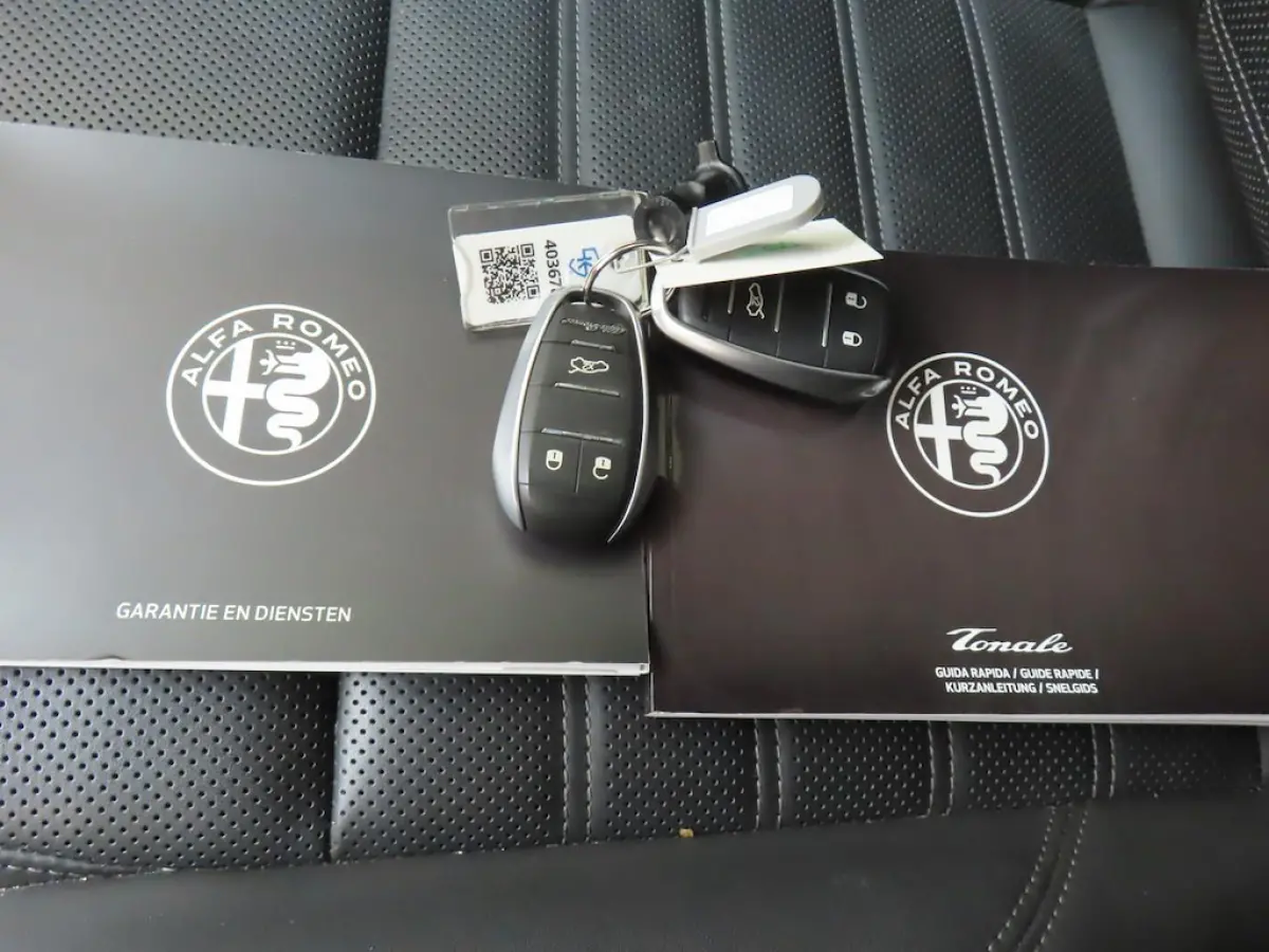 1.5T Hybrid Edizione Speciale | NL-auto | Apple Carplay/Android | Leder | Harman Kardon | Stoelventilatie | Winter pack |