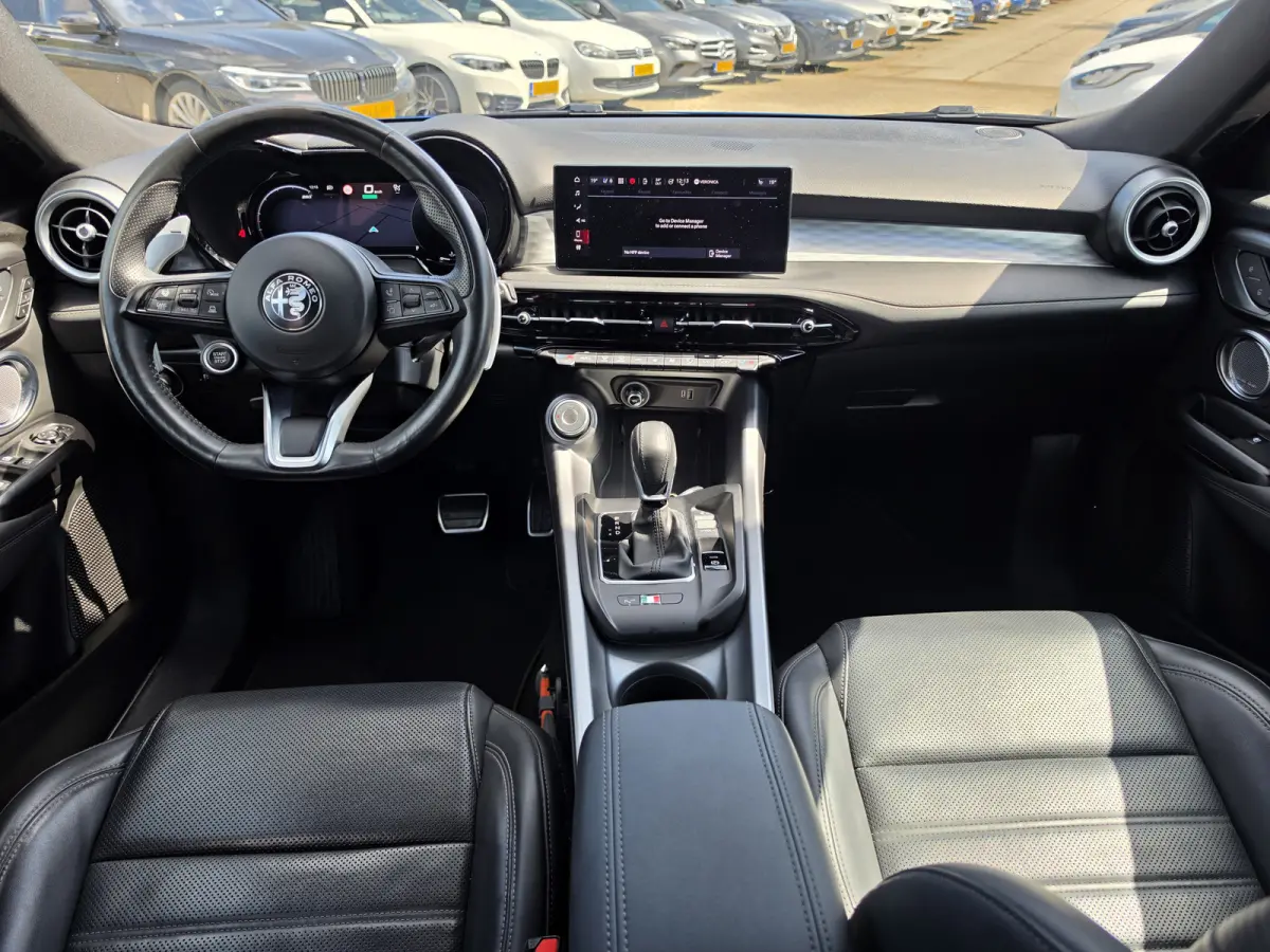 1.5T Hybrid Edizione Speciale | NL-auto | Apple Carplay/Android | Leder | Harman Kardon | Stoelventilatie | Winter pack |