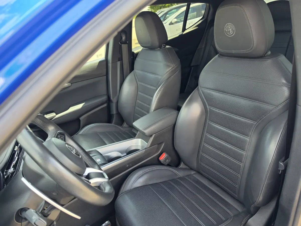 1.5T Hybrid Edizione Speciale | NL-auto | Apple Carplay/Android | Leder | Harman Kardon | Stoelventilatie | Winter pack |