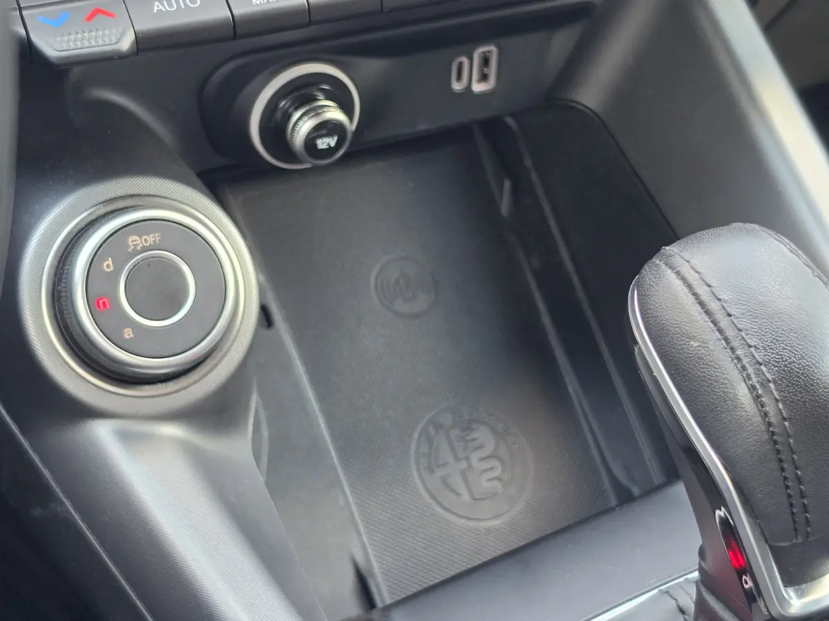 1.5T Hybrid Edizione Speciale | NL-auto | Apple Carplay/Android | Leder | Harman Kardon | Stoelventilatie | Winter pack |