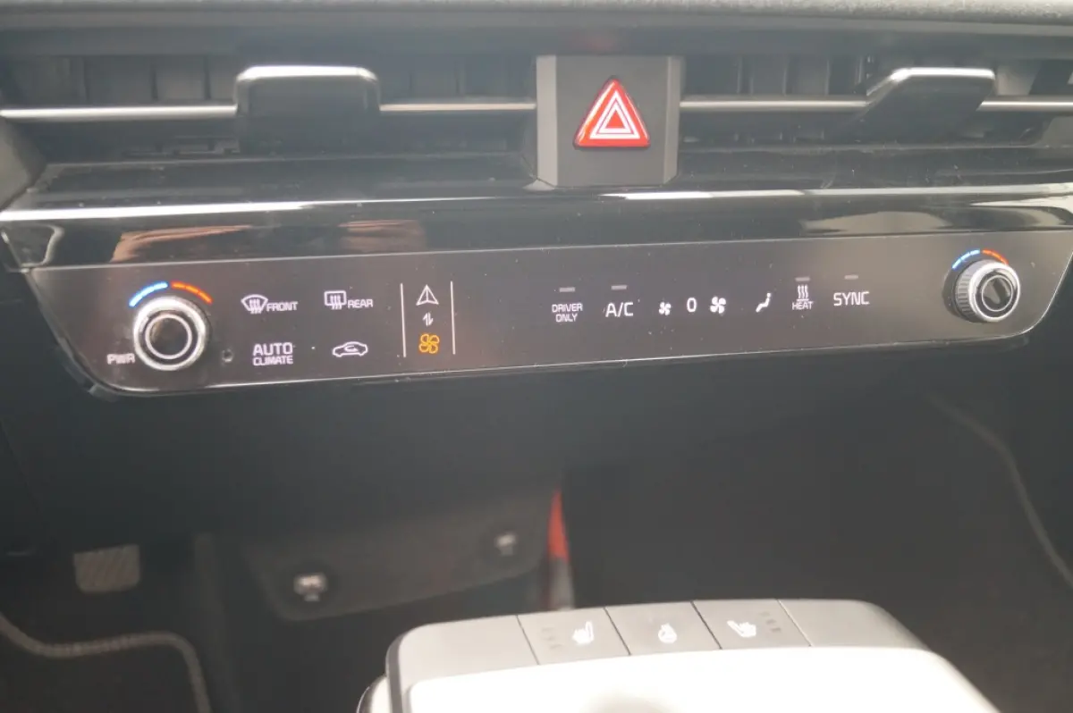 Air 58 kWh -SOH100%-NAVI-ECC-CAM-PDC-