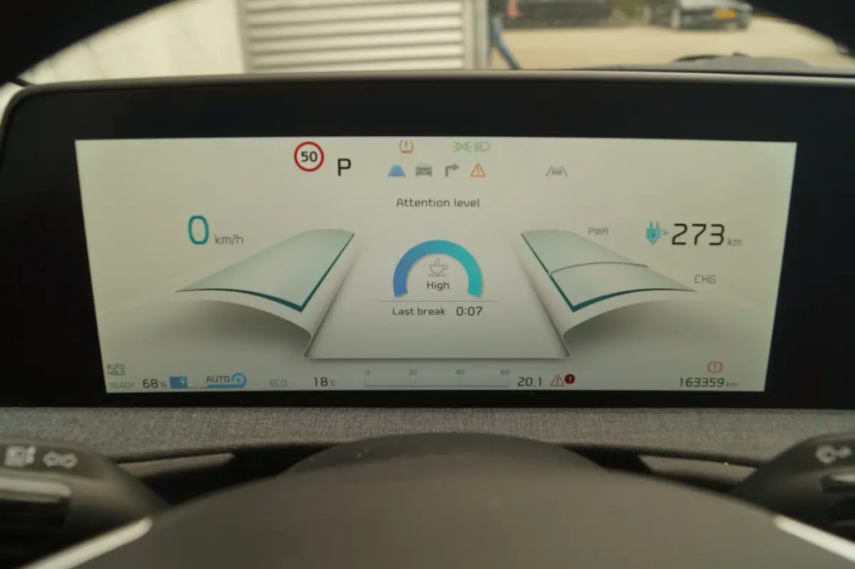Air 58 kWh -SOH100%-NAVI-ECC-CAM-PDC-