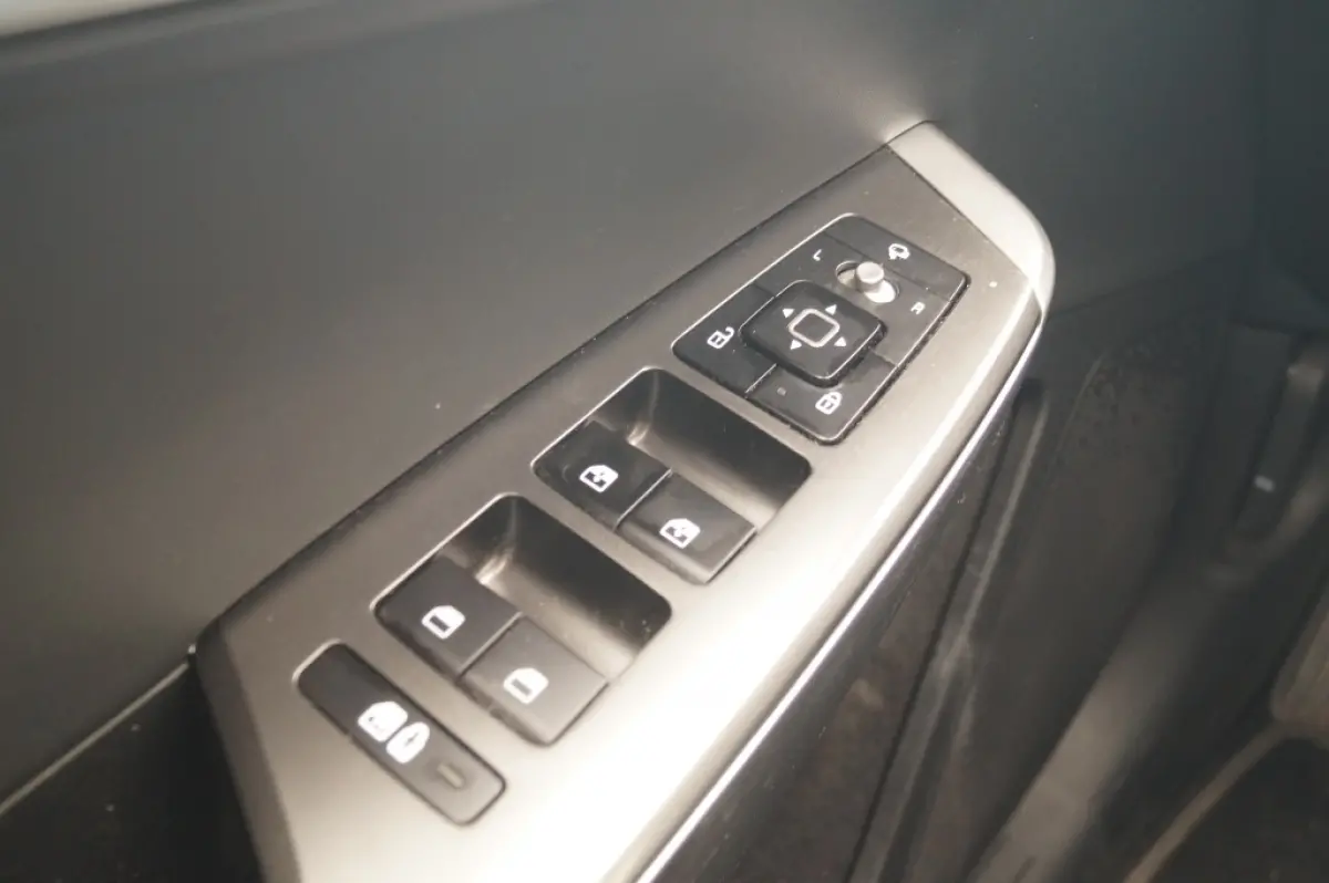 Air 58 kWh -SOH100%-NAVI-ECC-CAM-PDC-