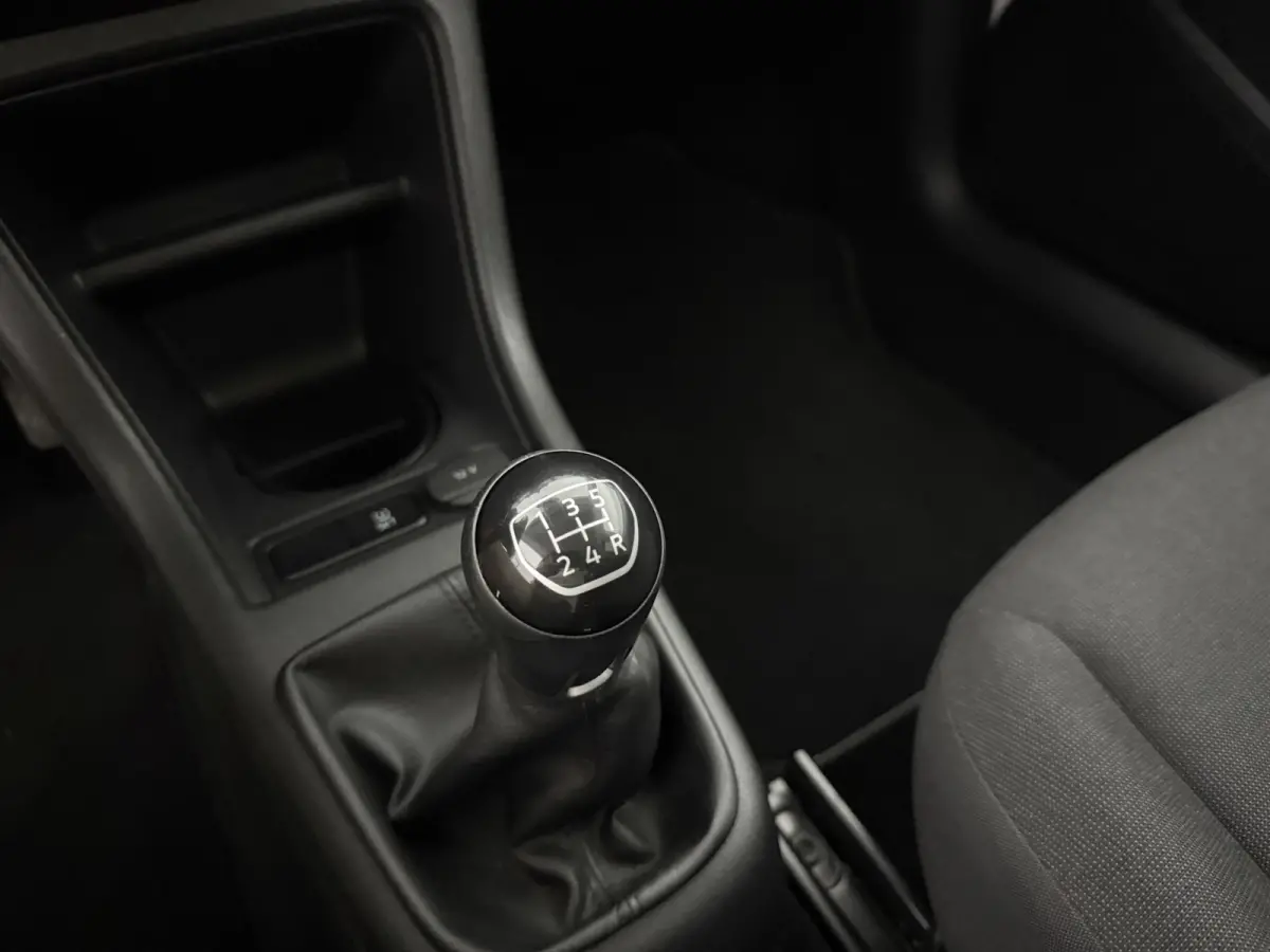 1.0 BMT move up! | Airco | Elektrische ramen | Bluetooth