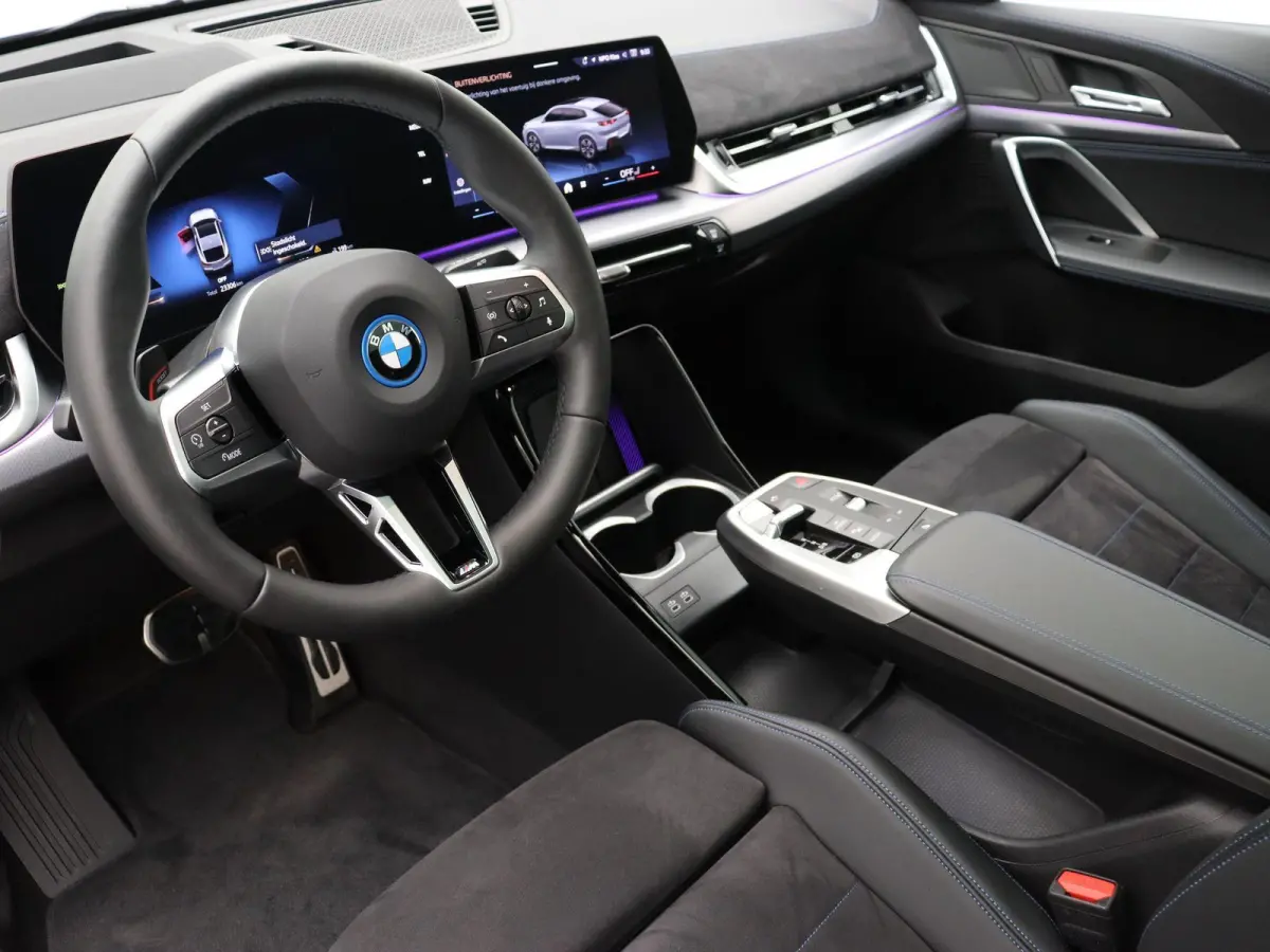 xDrive30 M Sportpakket Pro | Comfort Access | 	Glazen panoramadak | Driving Assistant Plus | Parking Assistant Plus | Elektrisch verwarmde voorstoelen | M Adaptief onderstel | 20''