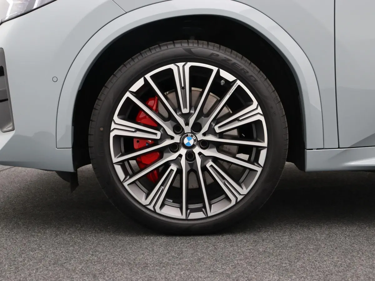 xDrive30 M Sportpakket Pro | Comfort Access | 	Glazen panoramadak | Driving Assistant Plus | Parking Assistant Plus | Elektrisch verwarmde voorstoelen | M Adaptief onderstel | 20''