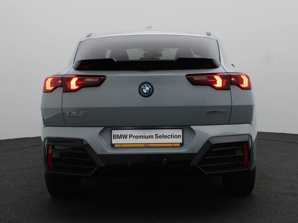 xDrive30 M Sportpakket Pro | Comfort Access | 	Glazen panoramadak | Driving Assistant Plus | Parking Assistant Plus | Elektrisch verwarmde voorstoelen | M Adaptief onderstel | 20''