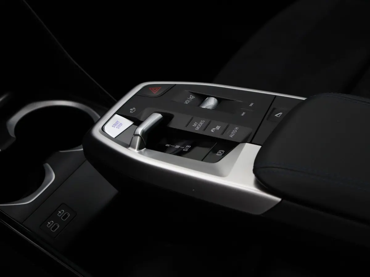 xDrive30 M Sportpakket Pro | Comfort Access | 	Glazen panoramadak | Driving Assistant Plus | Parking Assistant Plus | Elektrisch verwarmde voorstoelen | M Adaptief onderstel | 20''