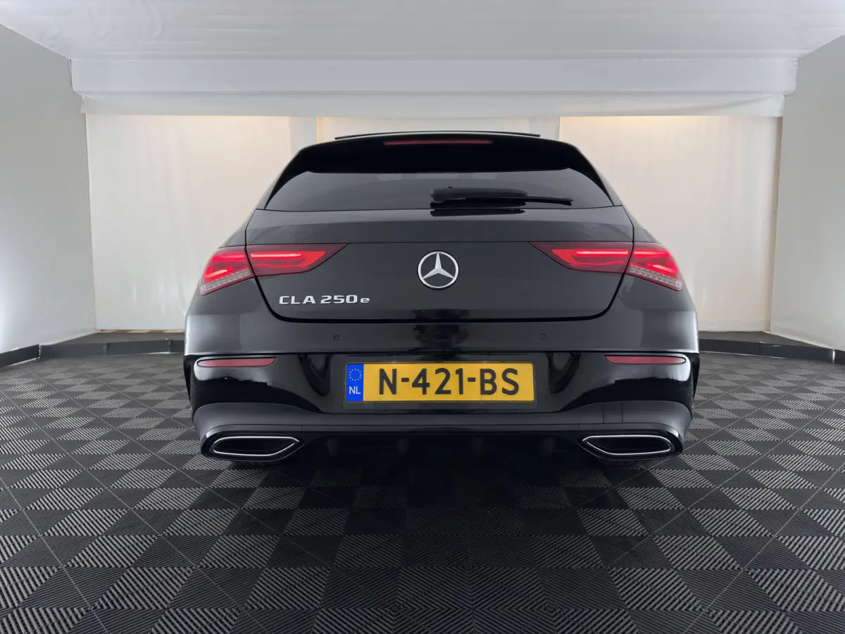 250 e Business Solution AMG Limited (Plug-in) (INCL.BTW) Aut. *PANO | LEATHER-MICROFIBRE | FULL-LED | HEATED-SPORTSEATS | AMBIENT-LIGHT | DIGI-COCKPIT | DAB+ | NAVI-FULLMAP | CAMERA | PRIVAC
