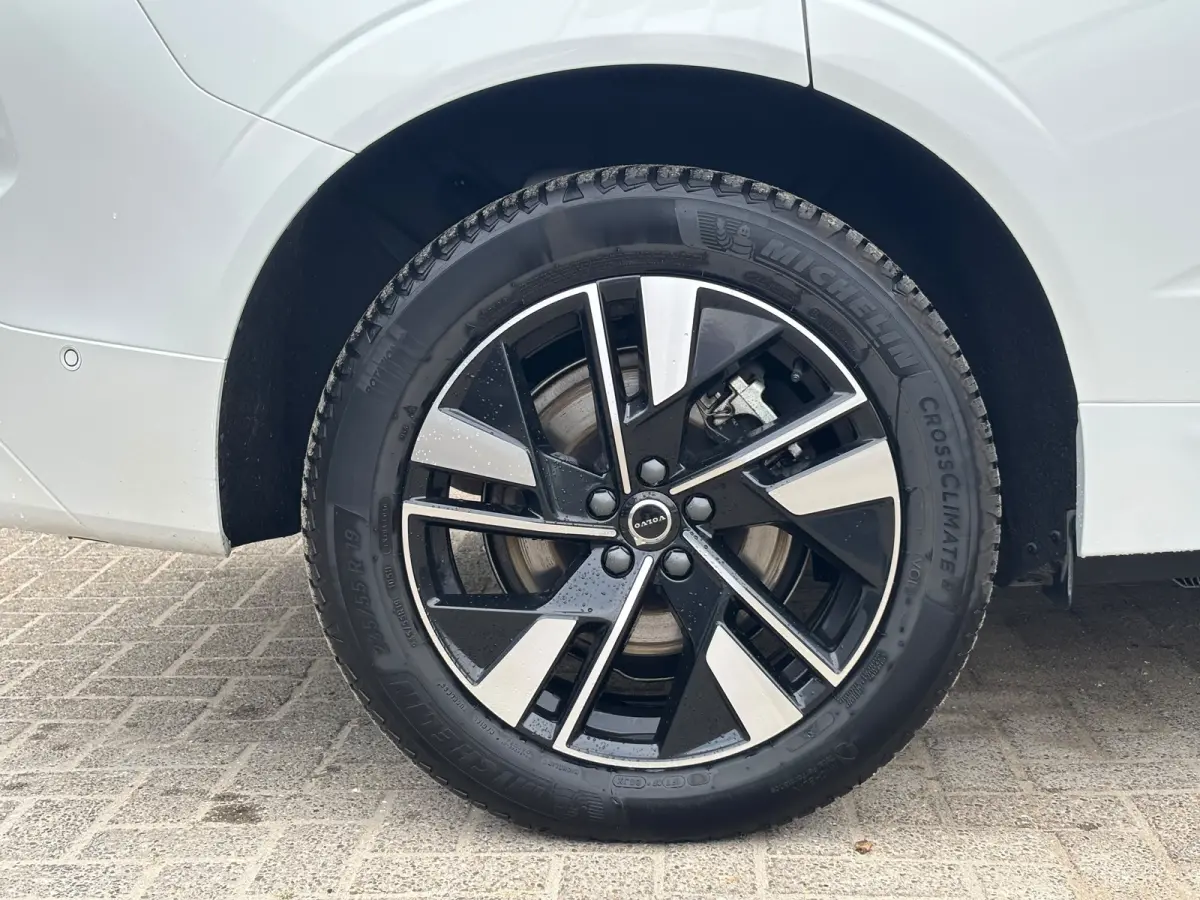 T6 350PK AWD Plus | Pano-dak | 360° | Head Up Display | Trekhaak | All season