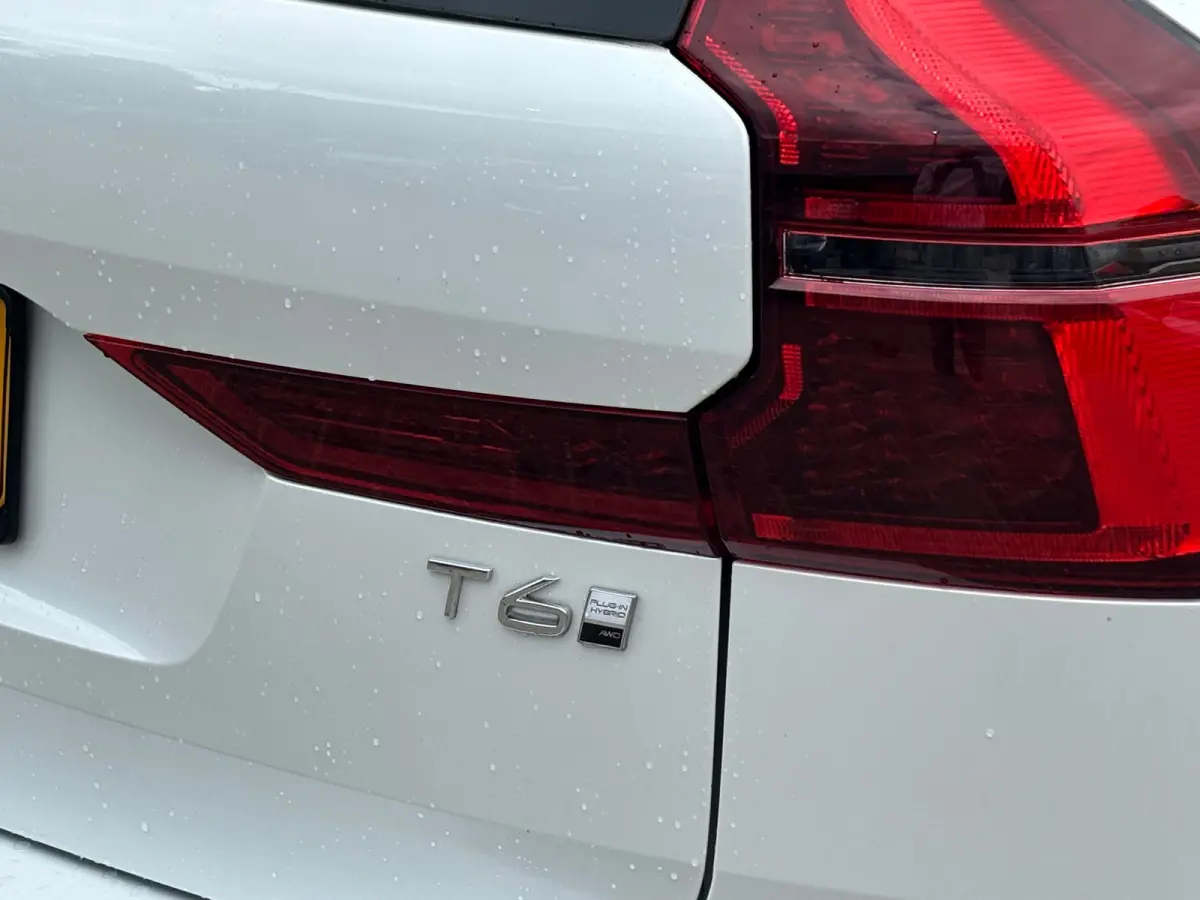 T6 350PK AWD Plus | Pano-dak | 360° | Head Up Display | Trekhaak | All season