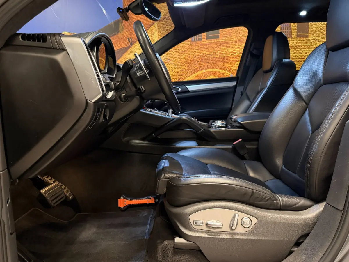 4.8 Turbo Automaat Burmester Luchtvering Leer