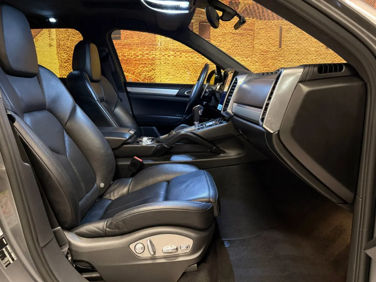 4.8 Turbo Automaat Burmester Luchtvering Leer
