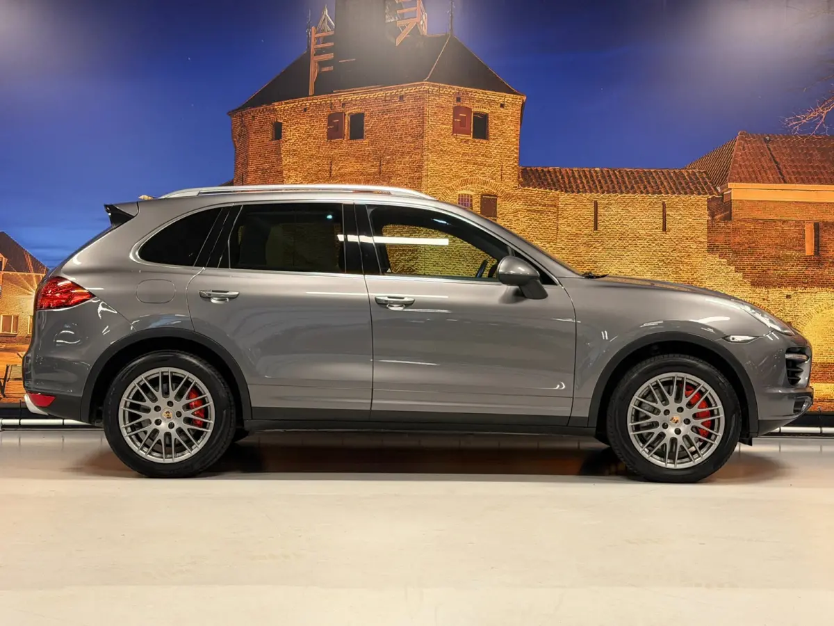 4.8 Turbo Automaat Burmester Luchtvering Leer