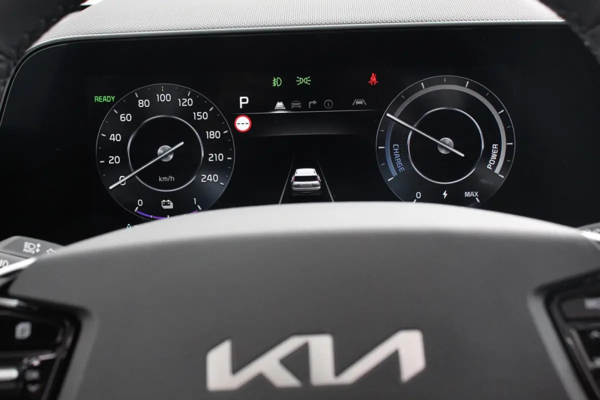 DynamicPlusLine 64.8 kWh Navigatie Half Leder Schuif-kantel dak Electrisch bedienbare achterklep DAB Led Camera Extra Getint Glas Lichtmetalen Velgen