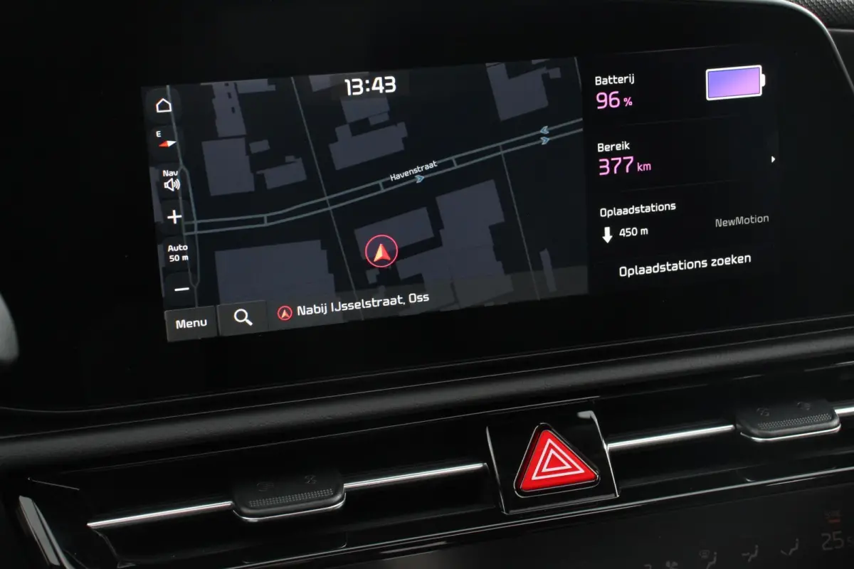DynamicPlusLine 64.8 kWh Navigatie Half Leder Schuif-kantel dak Electrisch bedienbare achterklep DAB Led Camera Extra Getint Glas Lichtmetalen Velgen