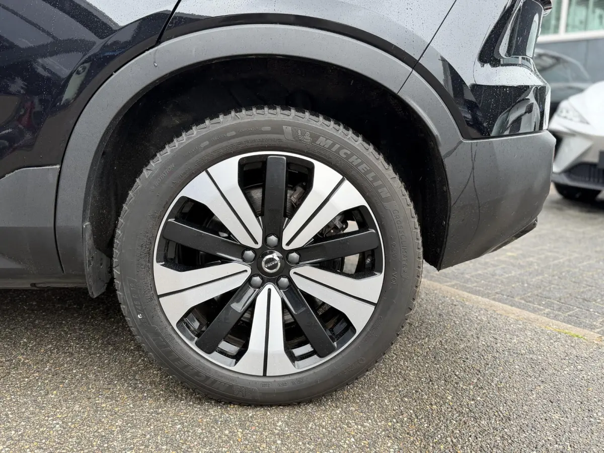 Recharge Plus 69 kWh VOL OPTIES| ELEKTRISCHE ACHTERKLEP| DEALER ONDERHOUDEN| RIJKLAARPRIJS| WARMTEPOMP + STOEL STUURVERWARMING| CAMERA|