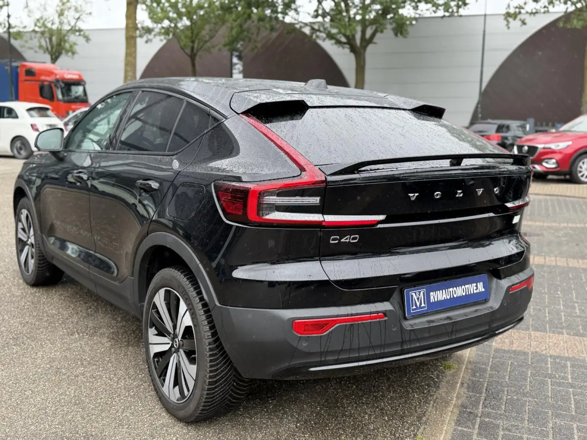 Recharge Plus 69 kWh VOL OPTIES| ELEKTRISCHE ACHTERKLEP| DEALER ONDERHOUDEN| RIJKLAARPRIJS| WARMTEPOMP + STOEL STUURVERWARMING| CAMERA|