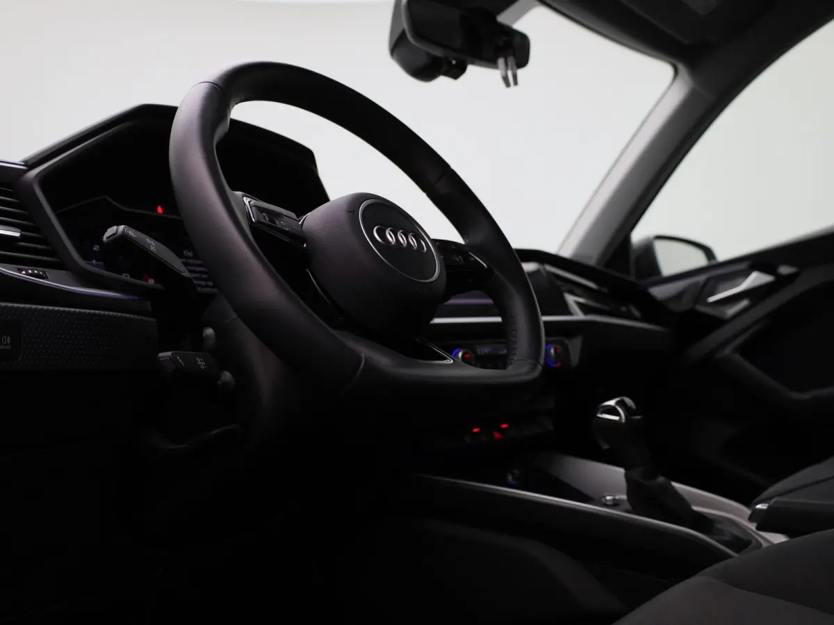 30 TFSI S edition | 18 inch velgen | Automaat | Achteruitrijcamera | Apple carplay / Android auto |