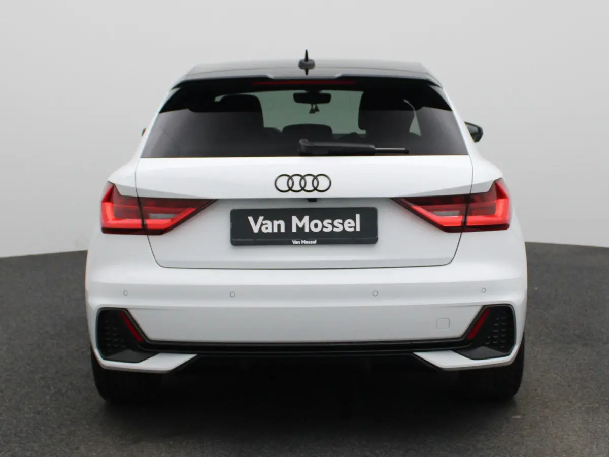 30 TFSI S edition | 18 inch velgen | Automaat | Achteruitrijcamera | Apple carplay / Android auto |