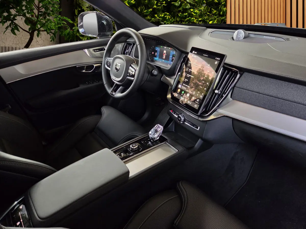 2.0 T8 Plug-in hybrid AWD Ultra Bright Exec. Ed. | Luchtvering | Bowers&Wilkins | Massage/ventilatie | 22" Velgen