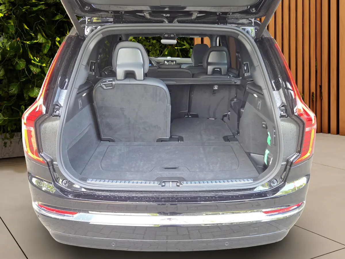 2.0 T8 Plug-in hybrid AWD Ultra Bright Exec. Ed. | Luchtvering | Bowers&Wilkins | Massage/ventilatie | 22" Velgen